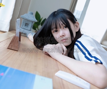 【凡夫摄影】小恩-纹身美少女原味棉袜裸足